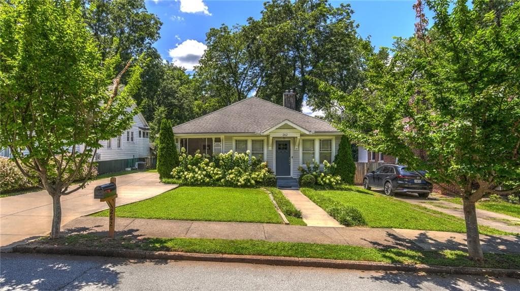 3 bedroom, 3 bathroom, 2,209 sq ft single family residence sold at 262 Murray Hill Avenue, Atlanta, GA 30317