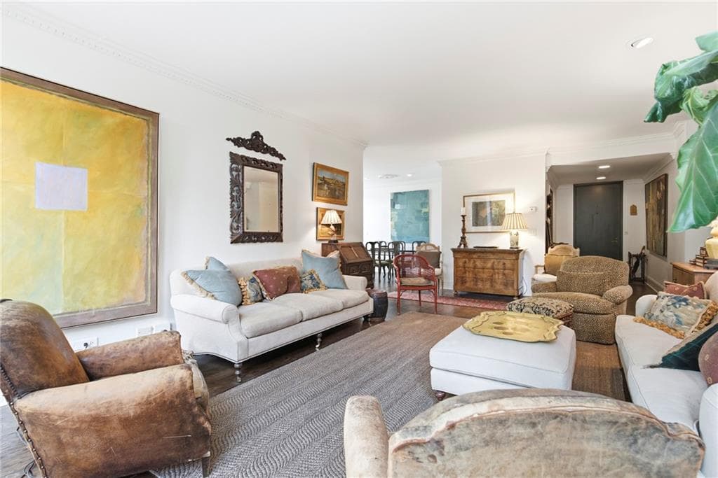 2 bedroom, 2 bathroom, 1,594 sq ft condominium for sale at 2575 Peachtree Road 2E, Atlanta, GA 30305 — photo 8
