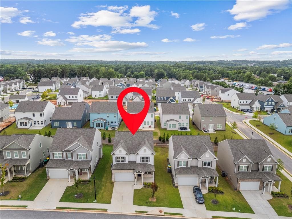 4 bedroom, 3 bathroom, 2,522 sq ft single family residence under contract at 3718 Annsbury Court, Lilburn, GA 30047 — photo 3