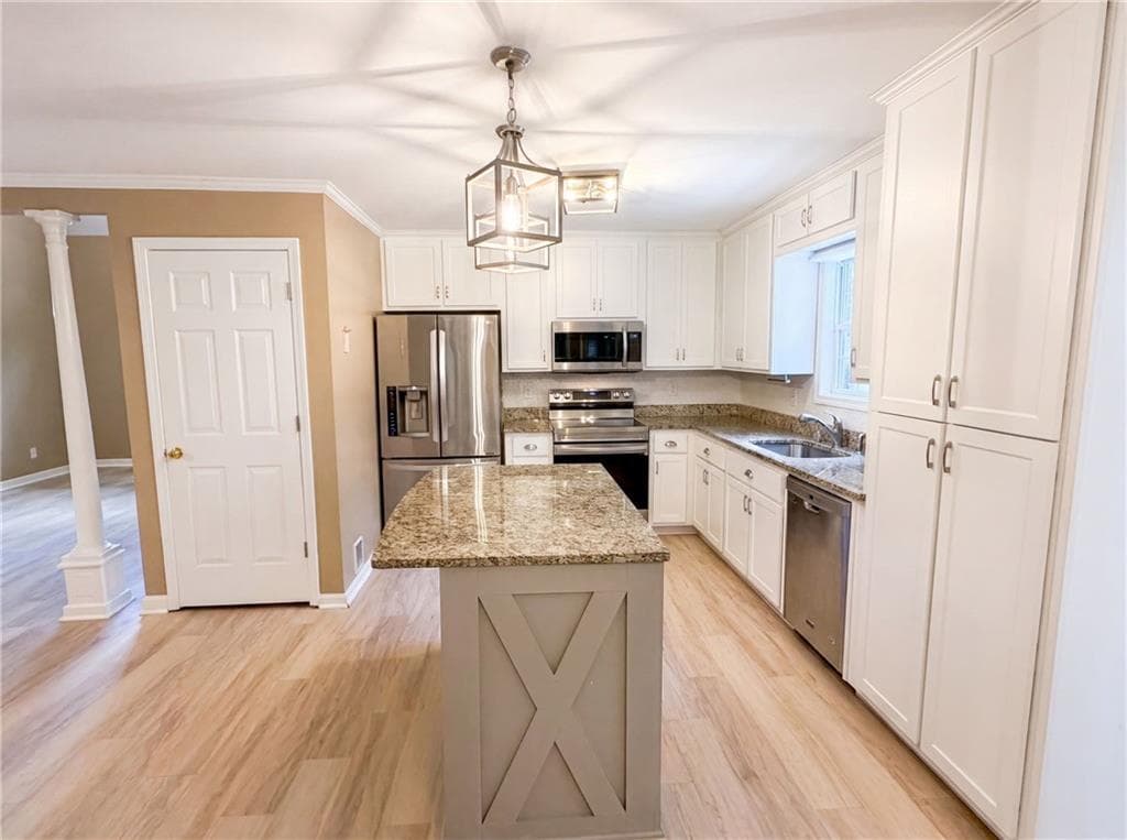 6 bedroom, 5 bathroom, 4,332 sq ft single family residence for sale at 3041 Turner Church Road, Mcdonough, GA 30252 — photo 2