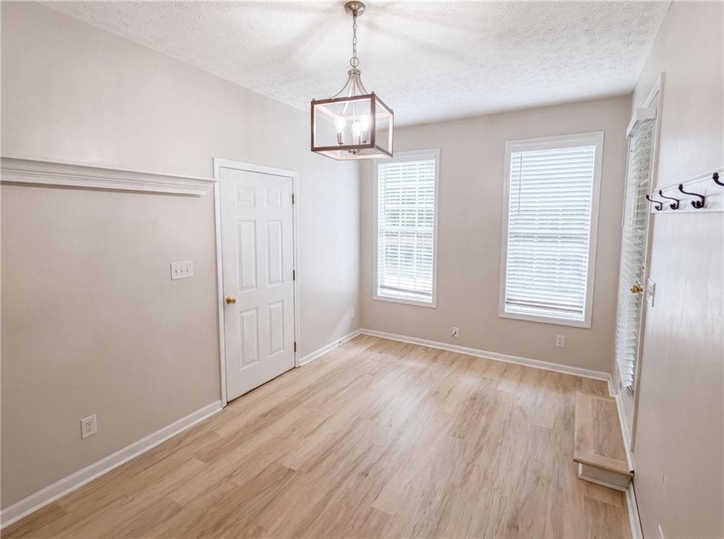 6 bedroom, 5 bathroom, 4,332 sq ft single family residence for sale at 3041 Turner Church Road, Mcdonough, GA 30252 — photo 6