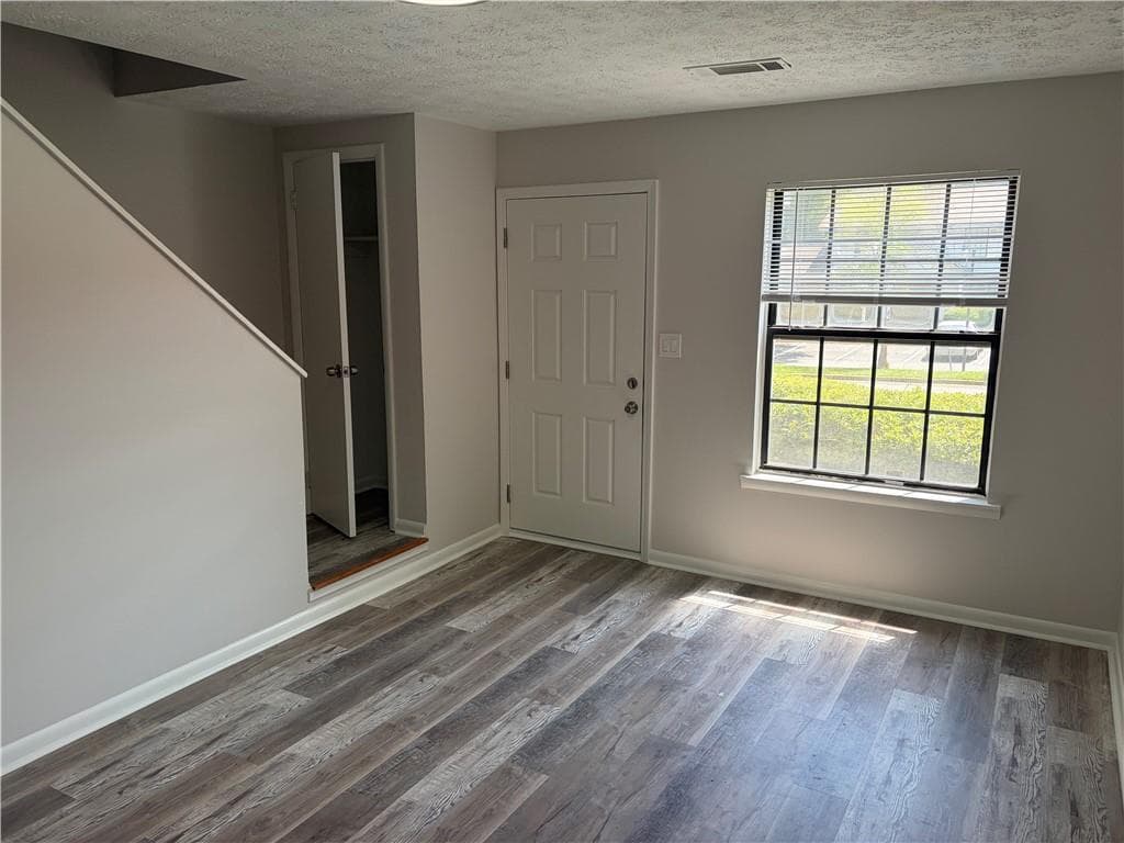 2 bedroom, 2 bathroom, 1,000 sq ft townhouse for rent at 4 Eastview Circle 4, Greensboro, GA 30642 for $1,295 a month — photo 4