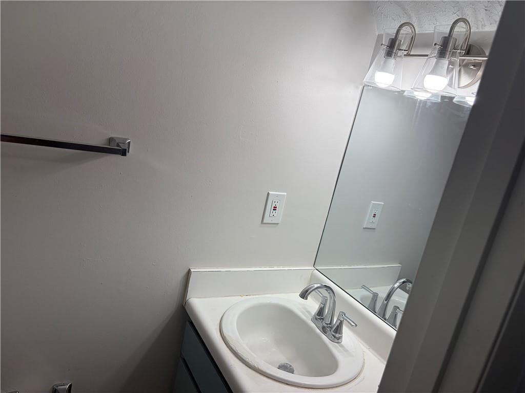 2 bedroom, 2 bathroom, 1,000 sq ft townhouse for rent at 4 Eastview Circle 4, Greensboro, GA 30642 for $1,295 a month — photo 9