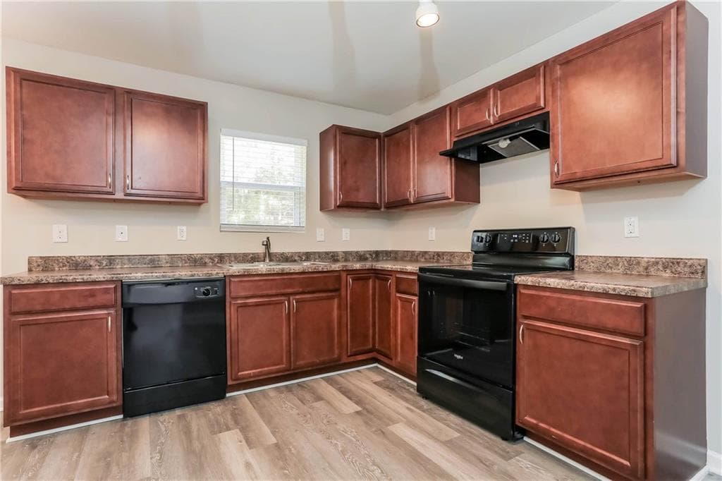 3 bedroom, 3 bathroom, 1,630 sq ft single family residence for rent at 1325 To Lani Farm Road, Stone Mountain, GA 30083 for $1,740 a month — photo 3