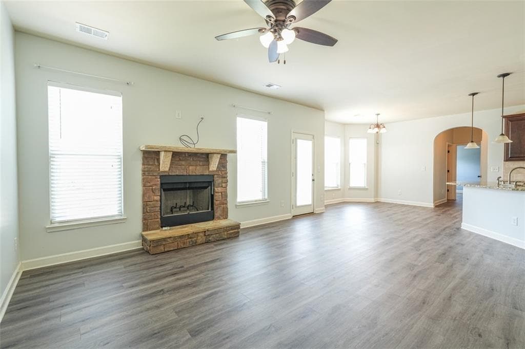 5 bedroom, 3 bathroom, 3,028 sq ft single family residence for rent at 921 Prather Court, Loganville, GA 30052 for $2,700 a month — photo 6