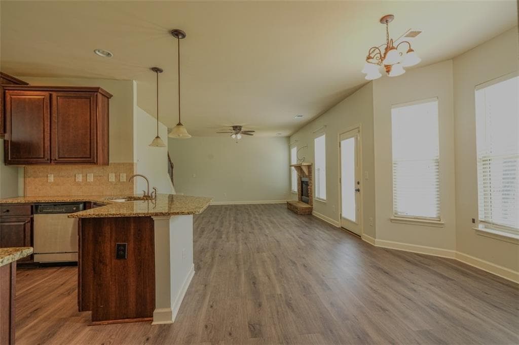 5 bedroom, 3 bathroom, 3,028 sq ft single family residence for rent at 921 Prather Court, Loganville, GA 30052 for $2,700 a month — photo 8