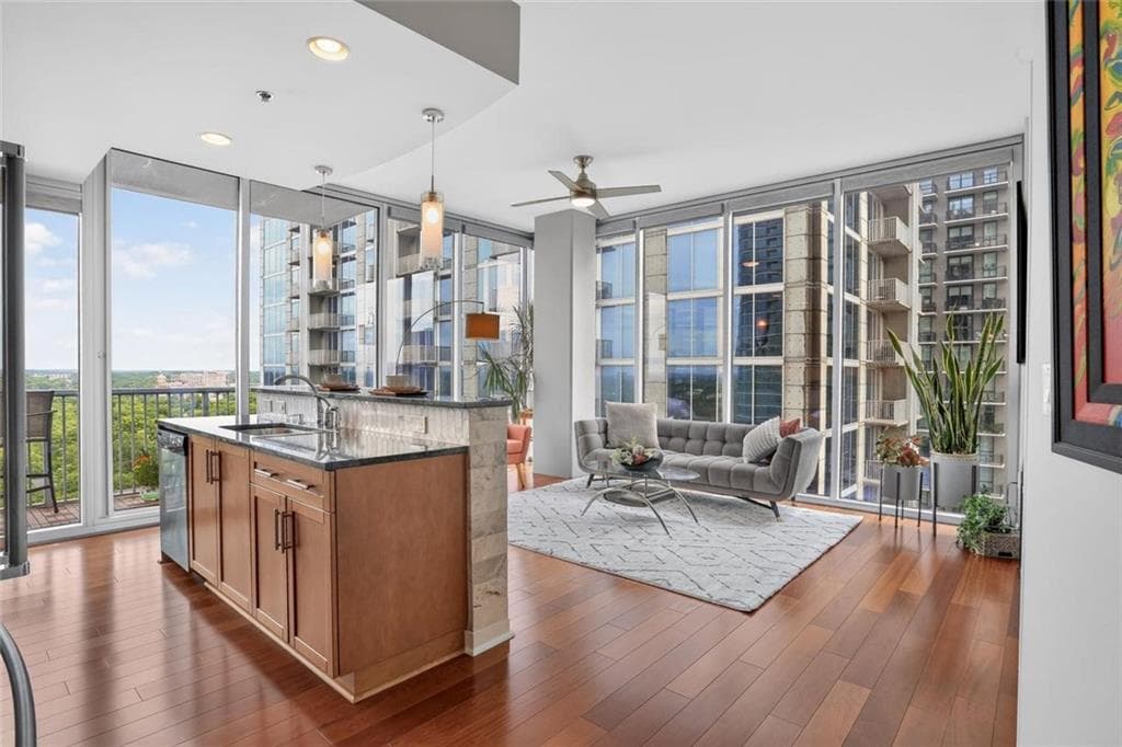 2 bedroom, 2 bathroom, 1,204 sq ft condominium under contract at 855 Peachtree Street 1513, Atlanta, GA 30308 — photo 6