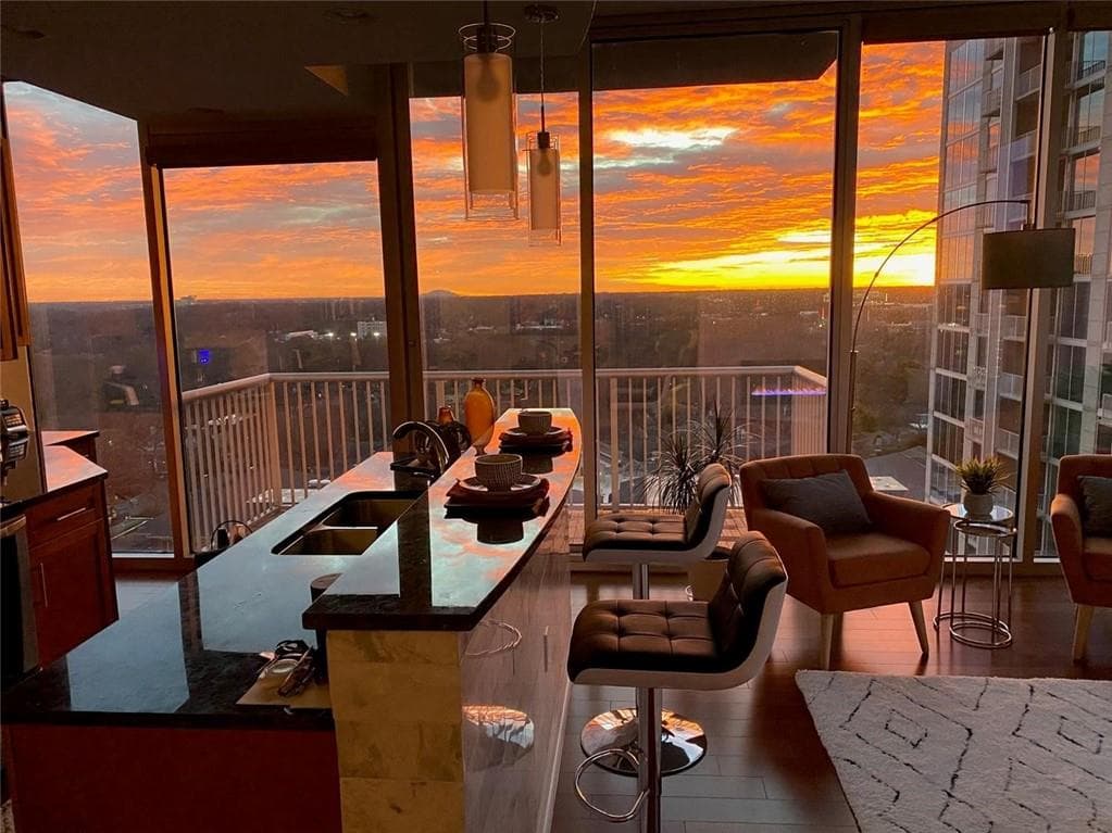 2 bedroom, 2 bathroom, 1,204 sq ft condominium under contract at 855 Peachtree Street 1513, Atlanta, GA 30308 — photo 7