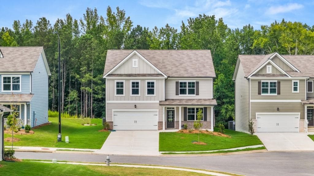 5 bedroom, 3 bathroom, 2,804 sq ft single family residence for sale at 1135 Lost Creek Parkway, Dallas, GA 30132