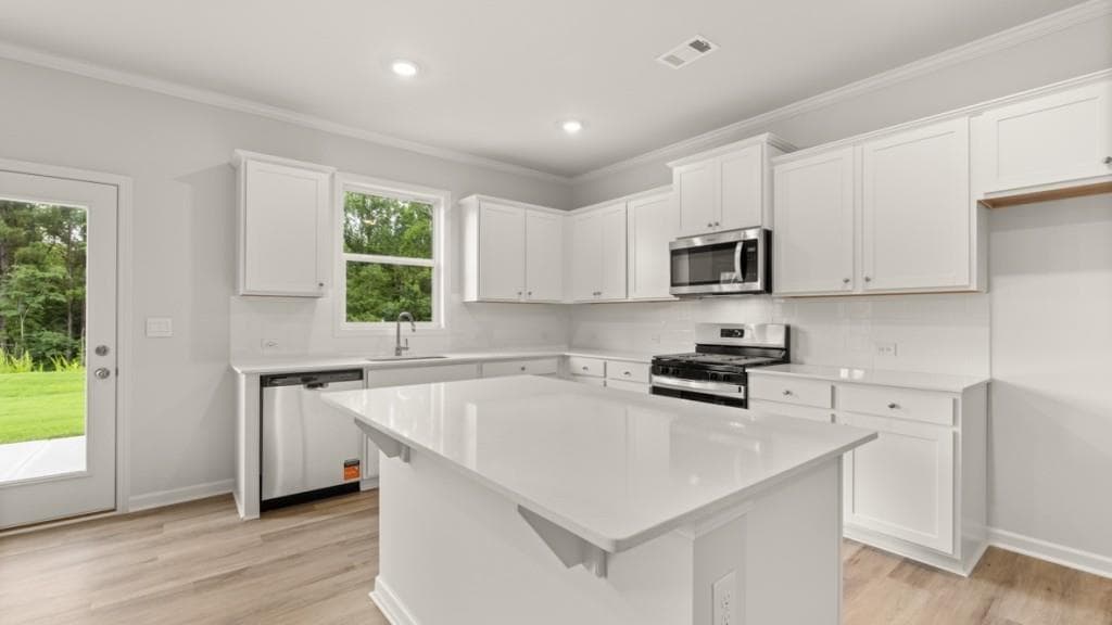 5 bedroom, 3 bathroom, 2,804 sq ft single family residence for sale at 1135 Lost Creek Parkway, Dallas, GA 30132 — photo 7