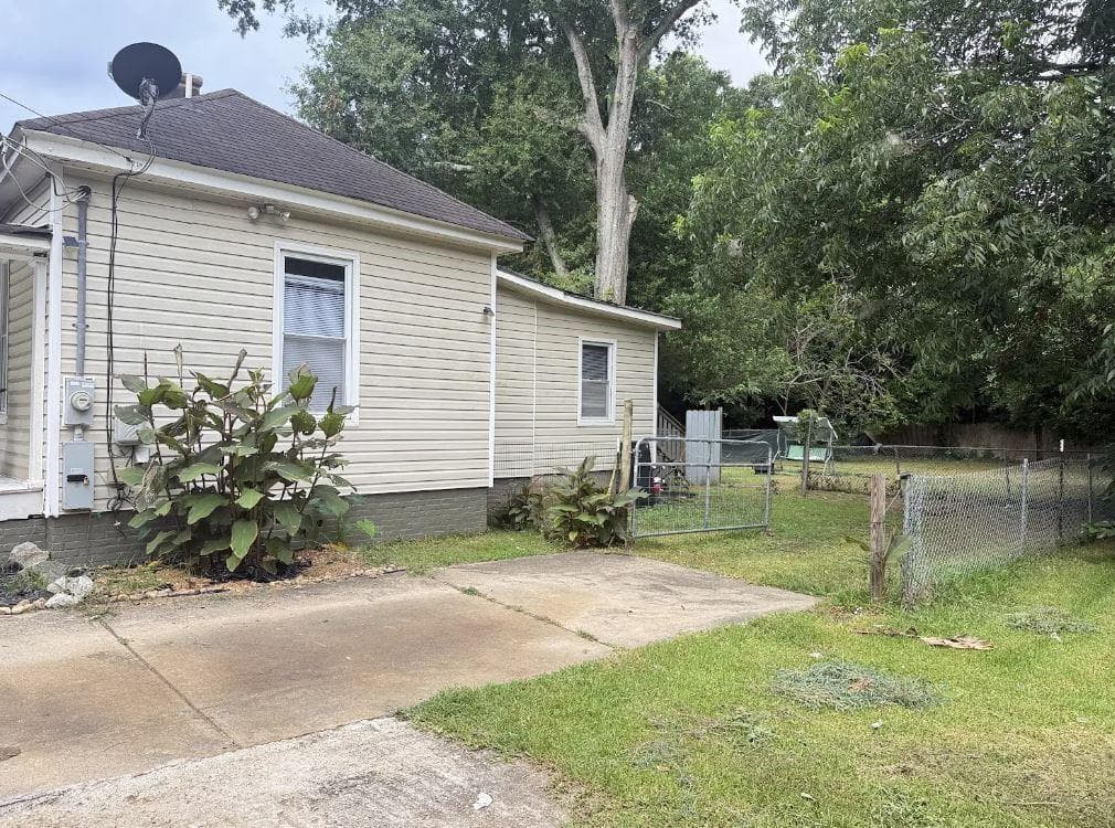 2 bedroom, 1 bathroom, 960 sq ft single family residence for sale at 447 N 9th Street, Griffin, GA 30223 — photo 4