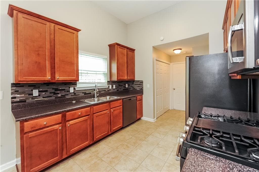 3 bedroom, 2 bathroom, 1,462 sq ft single family residence for rent at 246 Augusta Woods Drive, Villa Rica, GA 30180 for $1,780 a month — photo 2