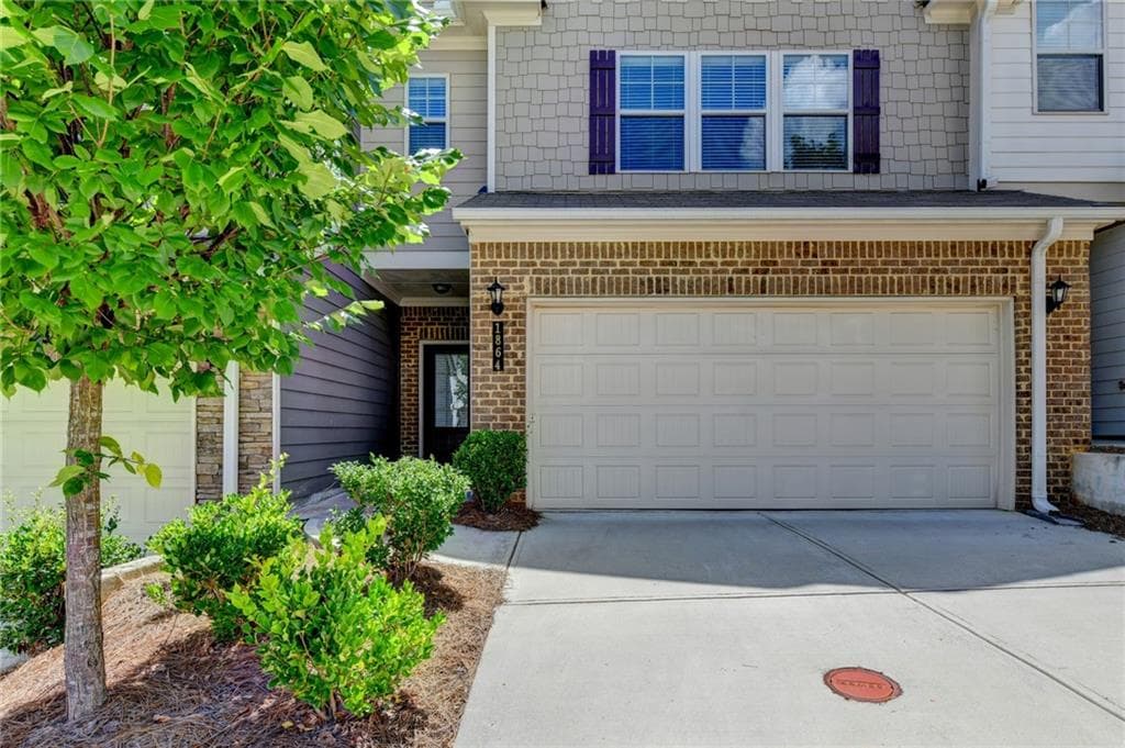 3 bedroom, 3 bathroom, 1,928 sq ft townhouse for sale at 1864 Shetley Creek Drive, Norcross, GA 30071 — photo 3