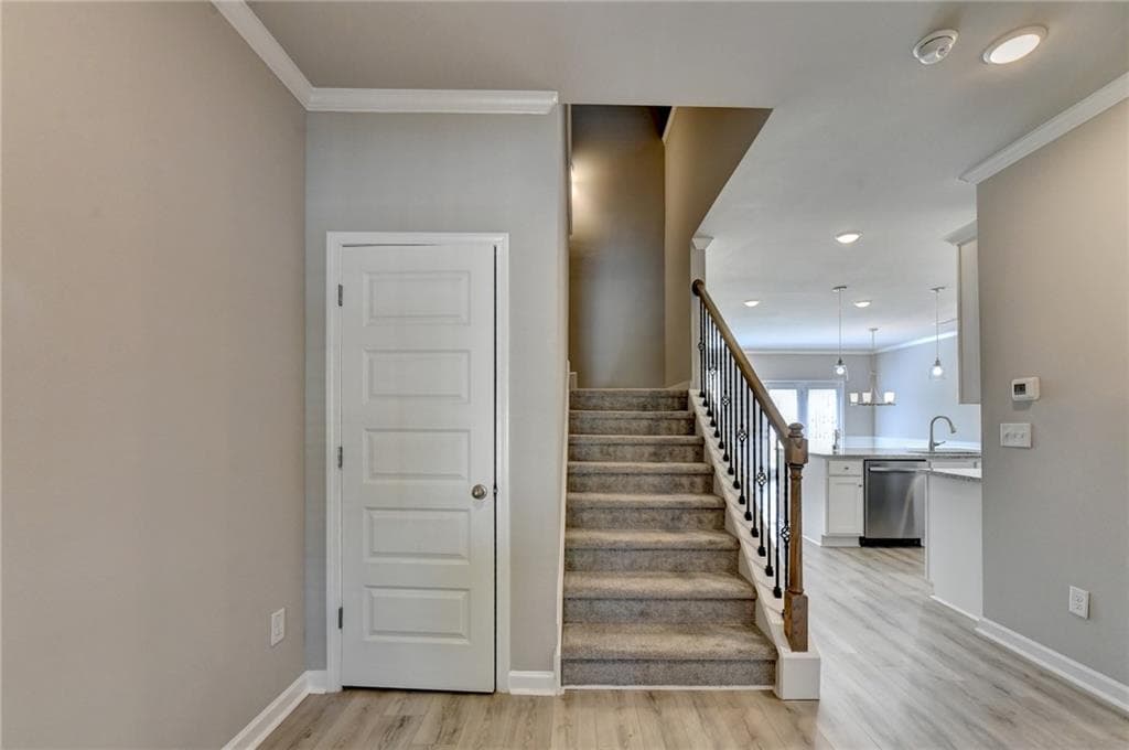 3 bedroom, 3 bathroom, 1,928 sq ft townhouse for sale at 1864 Shetley Creek Drive, Norcross, GA 30071 — photo 4