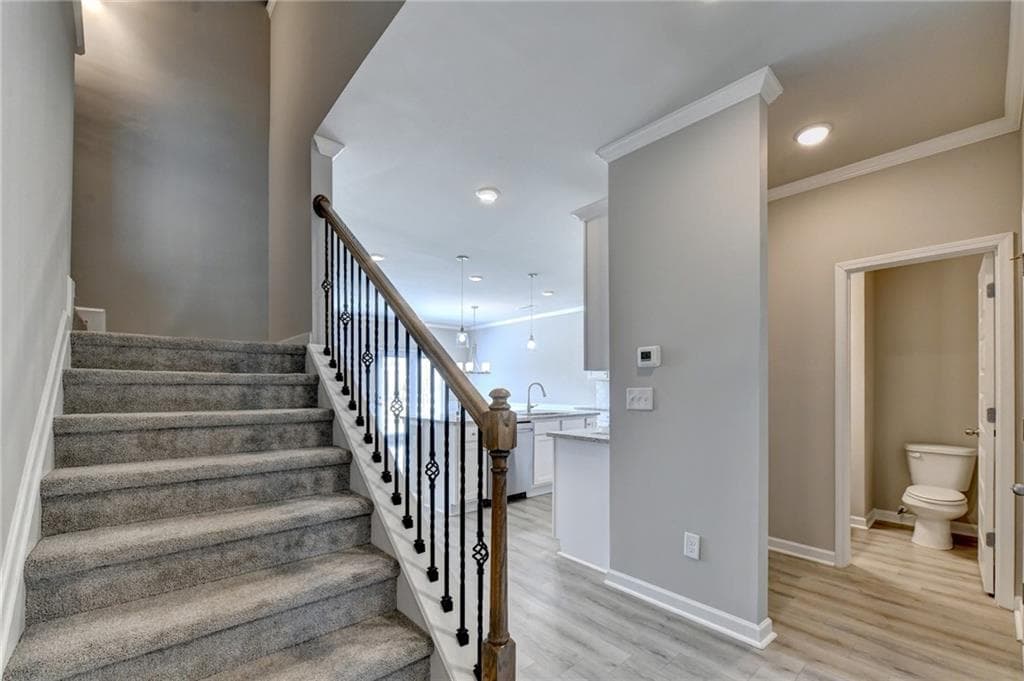 3 bedroom, 3 bathroom, 1,928 sq ft townhouse for sale at 1864 Shetley Creek Drive, Norcross, GA 30071 — photo 6