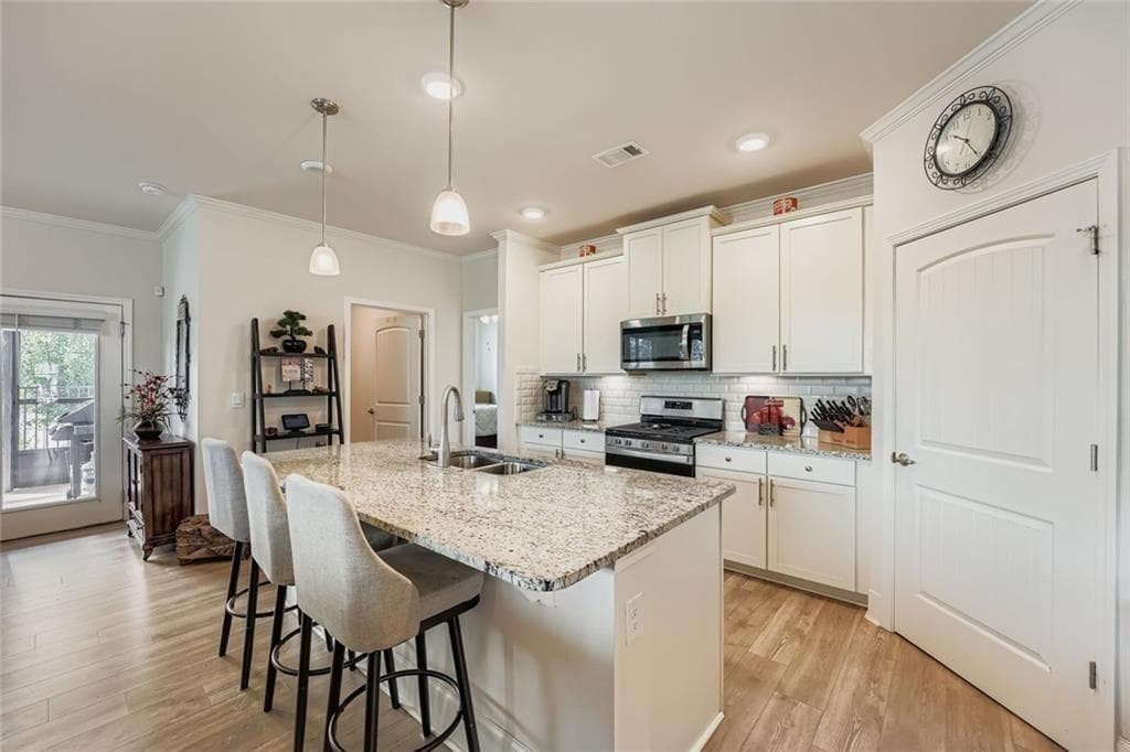 4 bedroom, 3 bathroom, 3,110 sq ft single family residence under contract at 137 Cranberry Blossom Way, Dallas, GA 30132 — photo 9