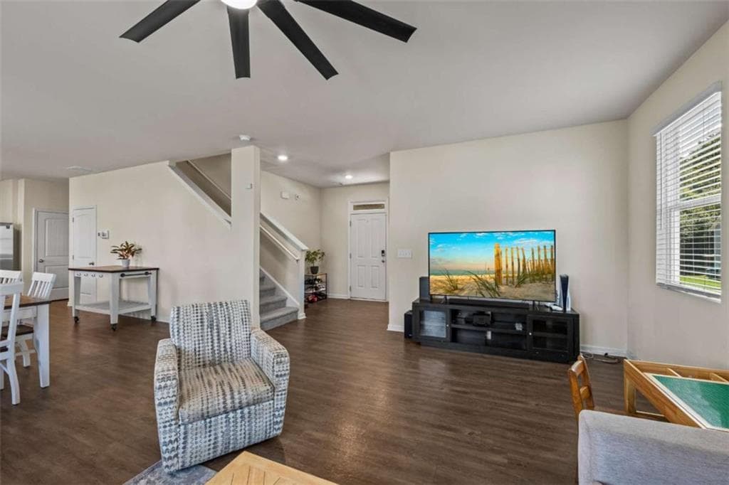 4 bedroom, 3 bathroom, 2,115 sq ft single family residence for sale at 178 Starbuck Parkway, Pendergrass, GA 30567 — photo 8