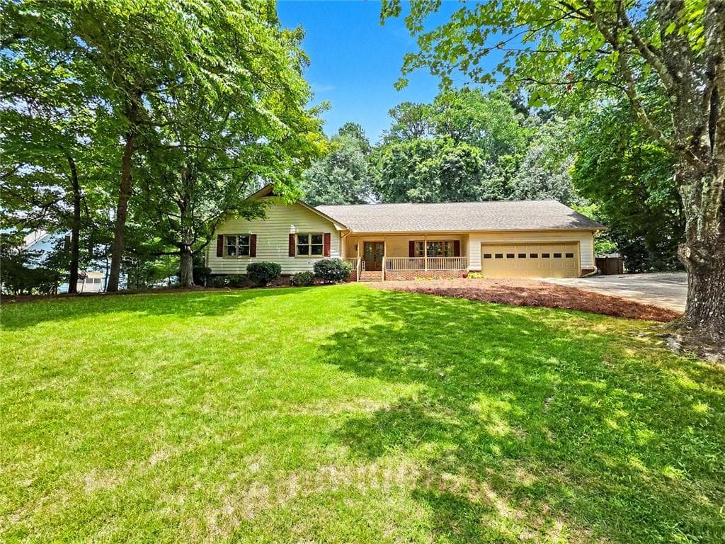 3 bedroom, 3 bathroom, 1,950 sq ft single family residence for sale at 626 Hunt Station Drive, Lawrenceville, GA 30044 — photo 2