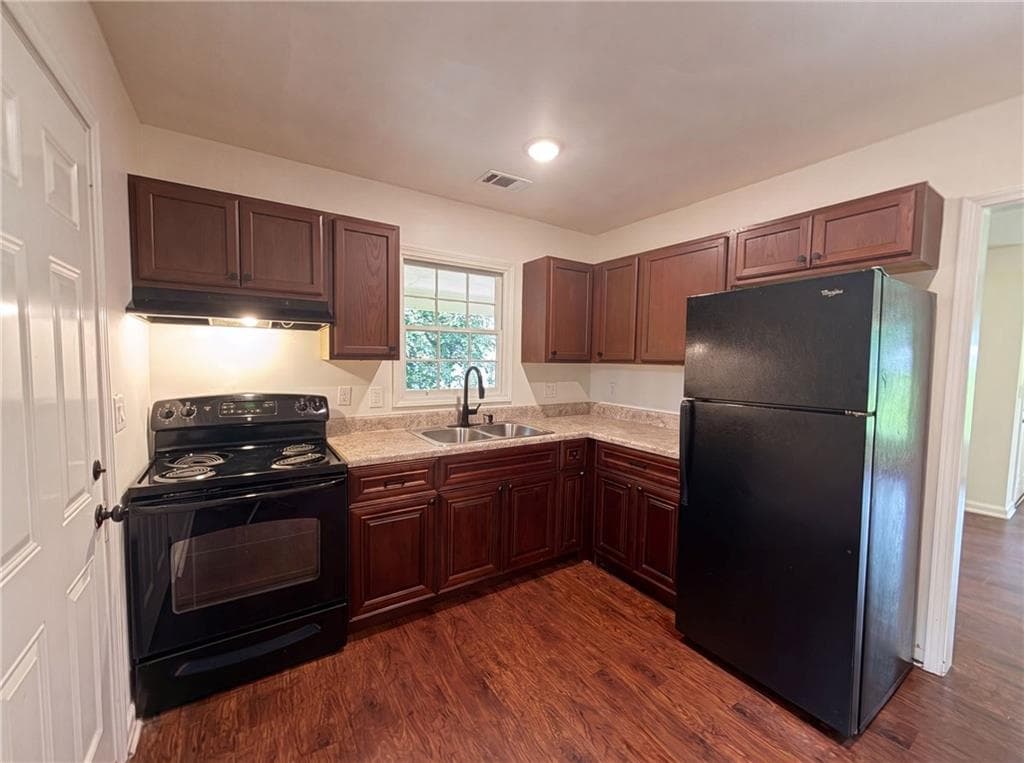 3 bedroom, 1 bathroom, 1,205 sq ft single family residence for sale at 856 Glenway Drive, Atlanta, GA 30344 — photo 2