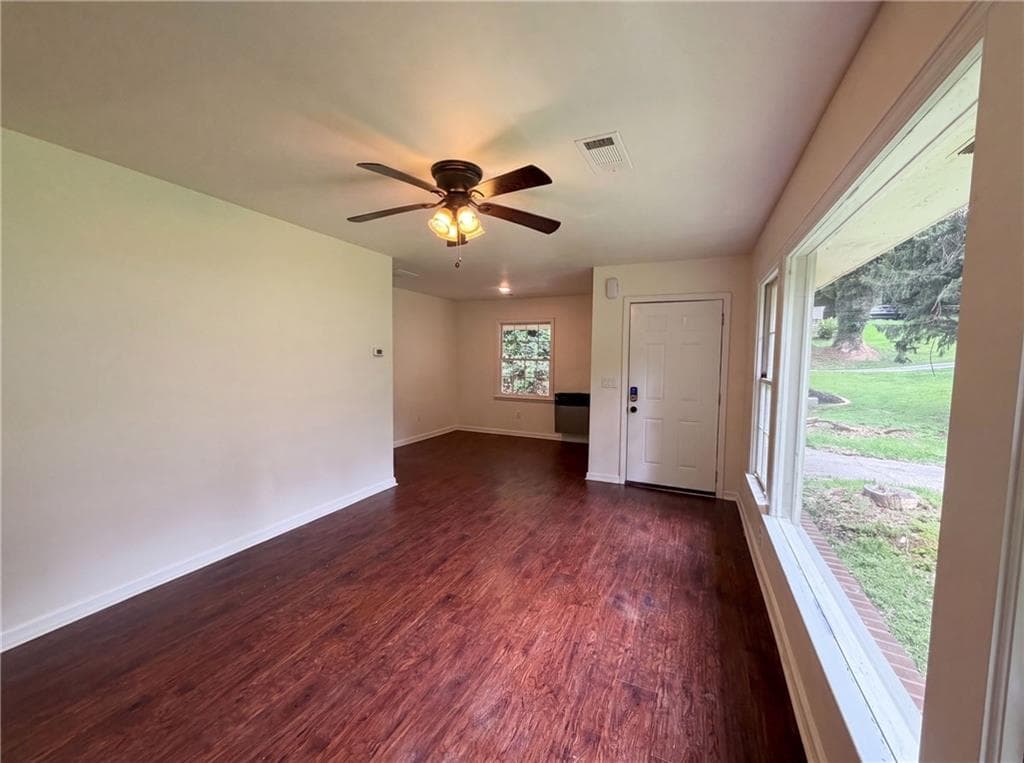 3 bedroom, 1 bathroom, 1,205 sq ft single family residence for sale at 856 Glenway Drive, Atlanta, GA 30344 — photo 6