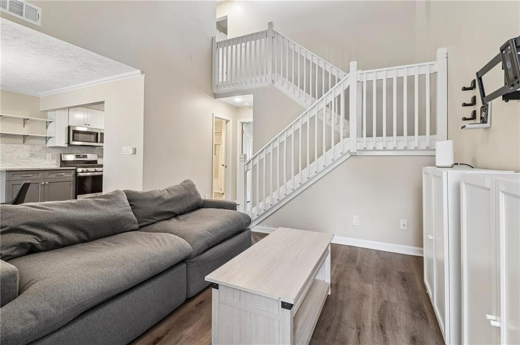 3 bedroom, 2 bathroom, 1,241 sq ft condominium for sale at 1605 Homestead Trail, Alpharetta, GA 30004 — photo 4