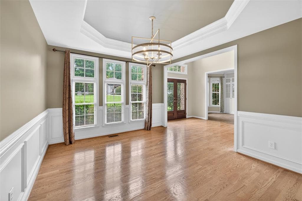6 bedroom, 4 bathroom, 4,977 sq ft single family residence for rent at 4582 Campenille Court, Suwanee, GA 30024 for $3,495 a month — photo 8