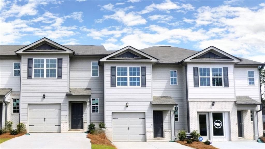 3 bedroom, 3 bathroom, 1,418 sq ft townhouse sold at 2304 Jamin Bend 28, Lithonia, GA 30058
