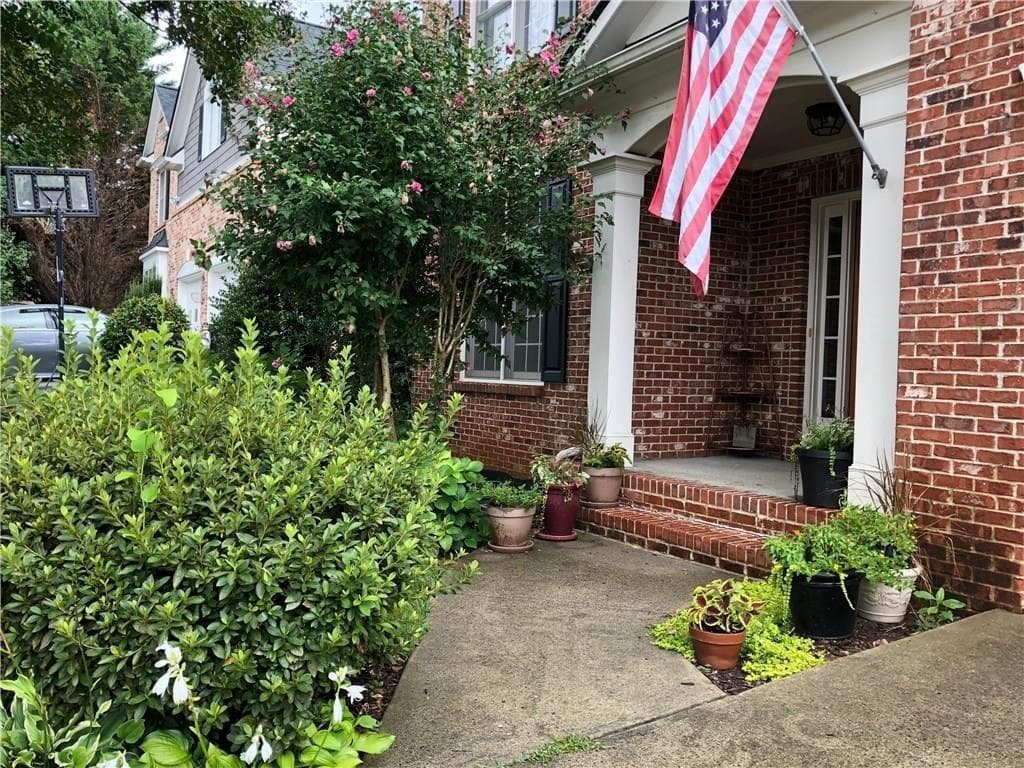 5 bedroom, 4 bathroom single family residence for rent at 1917 Barrett Knoll Circle, Kennesaw, GA 30152 for $3,495 a month — photo 2