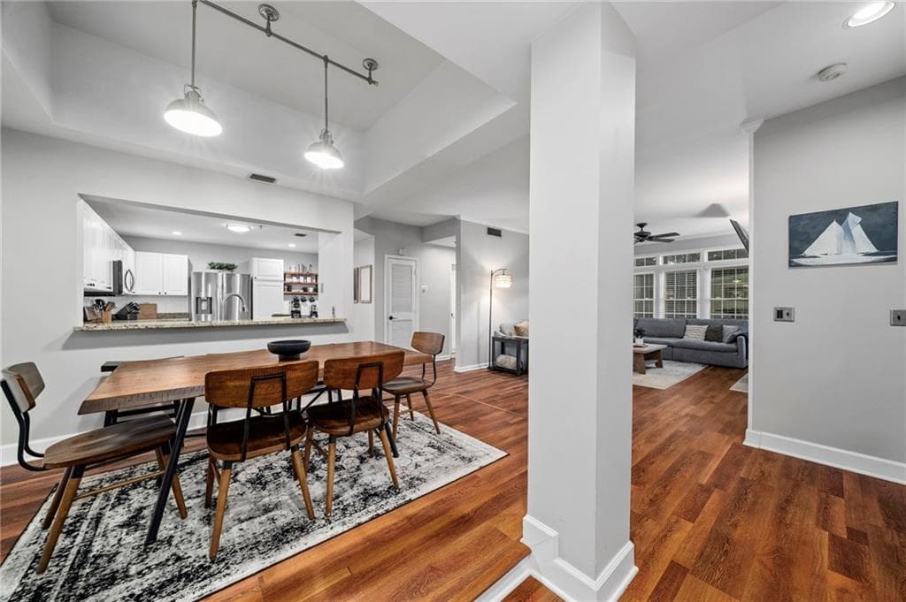 2 bedroom, 2 bathroom, 1,430 sq ft condominium sold at 220 Renaissance Parkway 2217, Atlanta, GA 30308