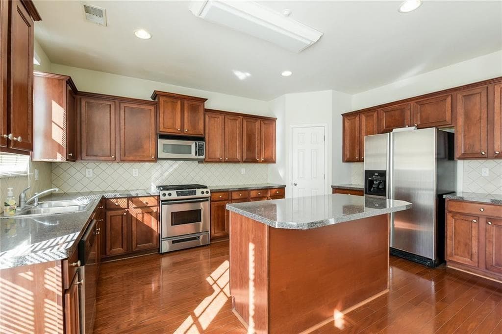 5 bedroom, 3 bathroom, 2,686 sq ft single family residence for rent at 669 Maple Grove Way, Marietta, GA 30066 for $2,895 a month — photo 5