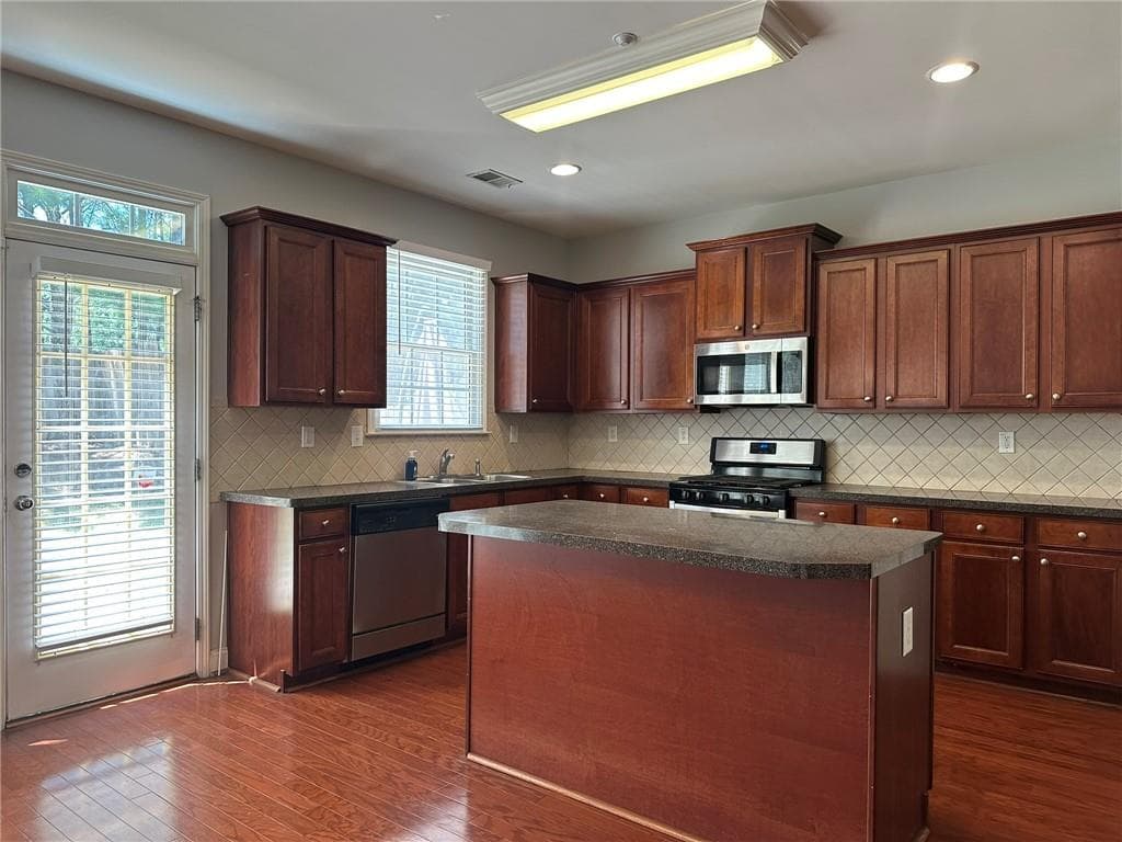 5 bedroom, 3 bathroom, 2,686 sq ft single family residence for rent at 669 Maple Grove Way, Marietta, GA 30066 for $2,895 a month — photo 6