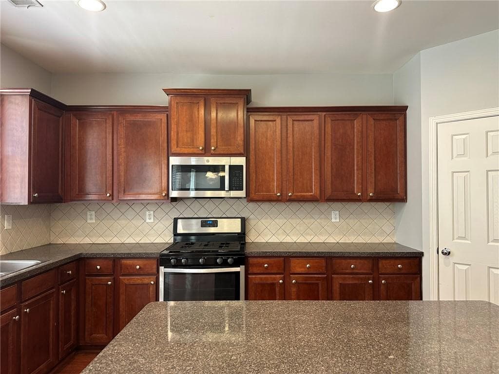 5 bedroom, 3 bathroom, 2,686 sq ft single family residence for rent at 669 Maple Grove Way, Marietta, GA 30066 for $2,895 a month — photo 8