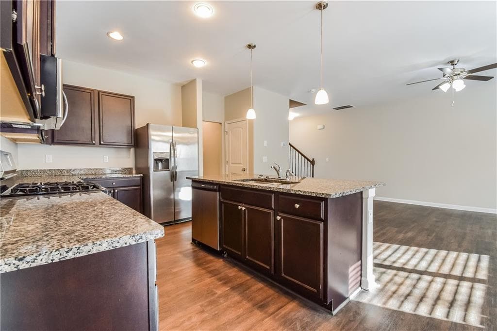 3 bedroom, 3 bathroom, 1,966 sq ft single family residence for rent at 4995 Rapahoe Trail, Atlanta, GA 30349 for $2,340 a month — photo 3