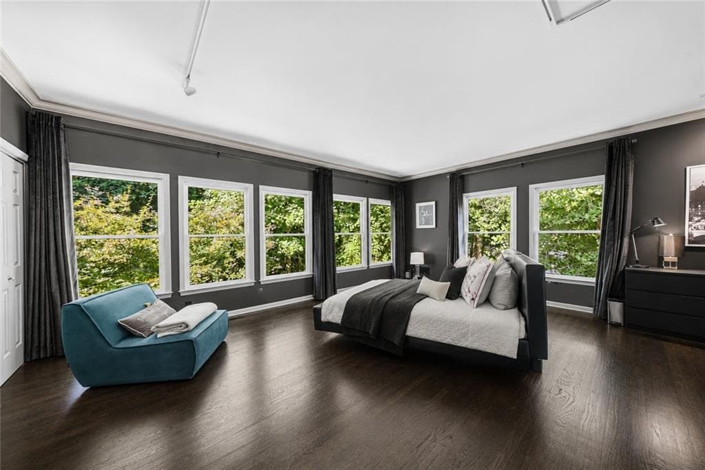 4 bedroom, 5 bathroom, 3,991 sq ft single family residence under contract at 990 Lake Charles Drive, Roswell, GA 30075 — photo 7