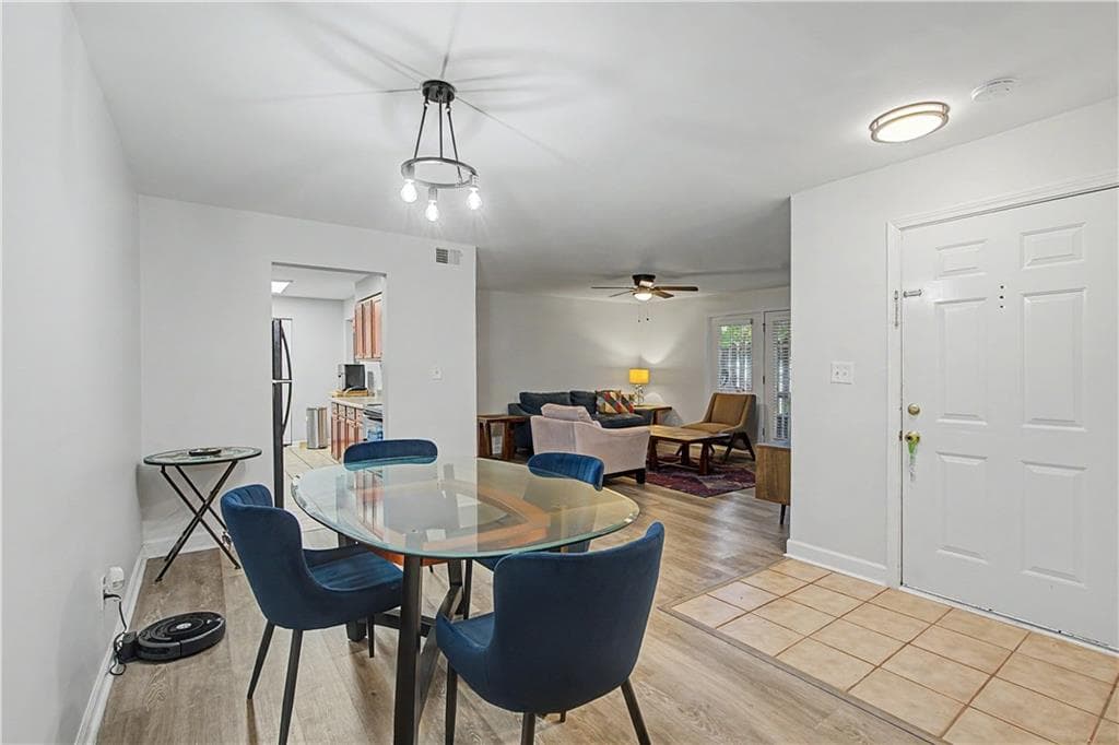 2 bedroom, 2 bathroom, 1,225 sq ft condominium for sale at 706 Brighton Point, Sandy Springs, GA 30328 — photo 5