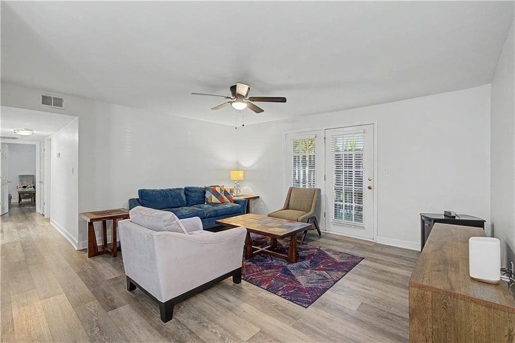 2 bedroom, 2 bathroom, 1,225 sq ft condominium for sale at 706 Brighton Point, Sandy Springs, GA 30328 — photo 7