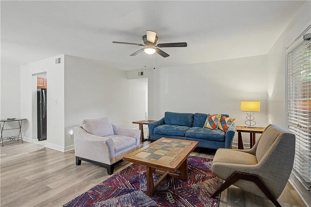 2 bedroom, 2 bathroom, 1,225 sq ft condominium for sale at 706 Brighton Point, Sandy Springs, GA 30328 — photo 8