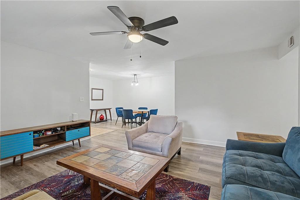 2 bedroom, 2 bathroom, 1,225 sq ft condominium for sale at 706 Brighton Point, Sandy Springs, GA 30328 — photo 9