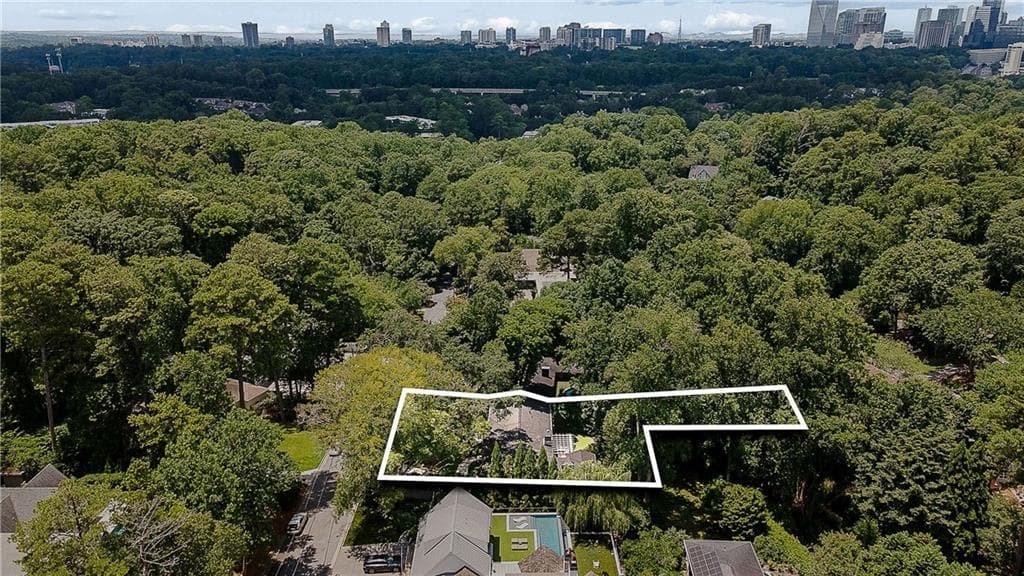 5 bedroom, 4 bathroom, 4,864 sq ft single family residence under contract at 1164 Bonview Lane, Atlanta, GA 30324 — photo 5