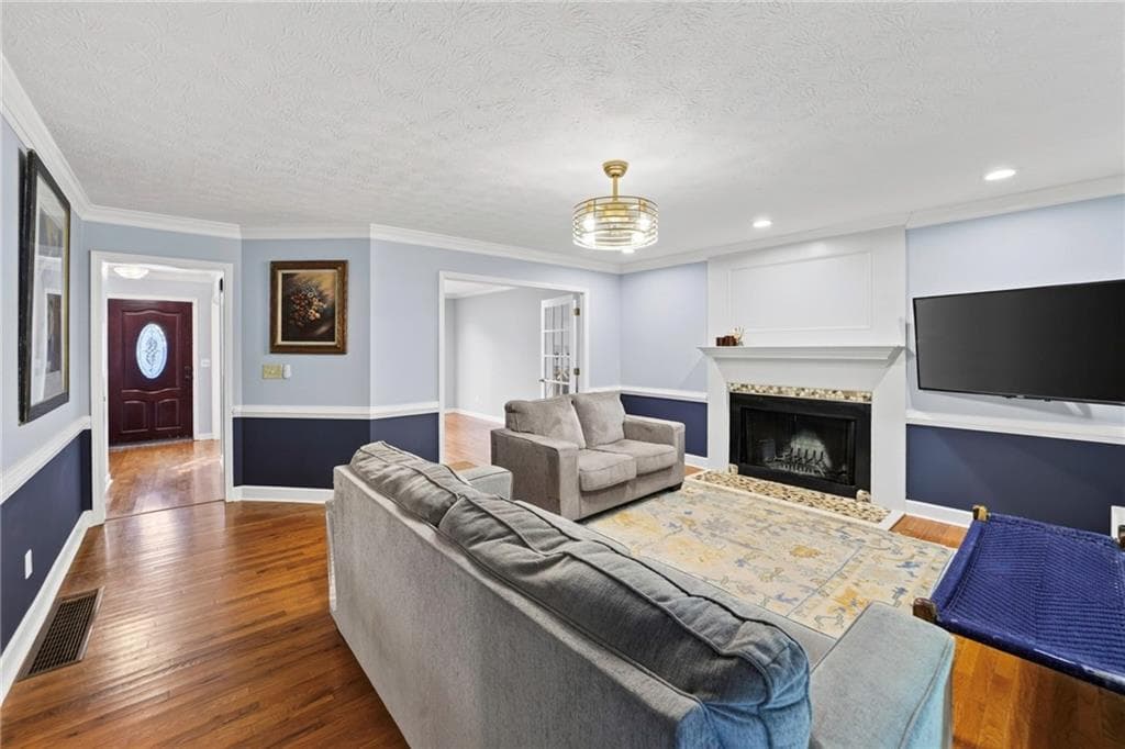 4 bedroom, 3 bathroom, 2,609 sq ft single family residence for sale at 206 Comstock Court, Lawrenceville, GA 30044 — photo 4