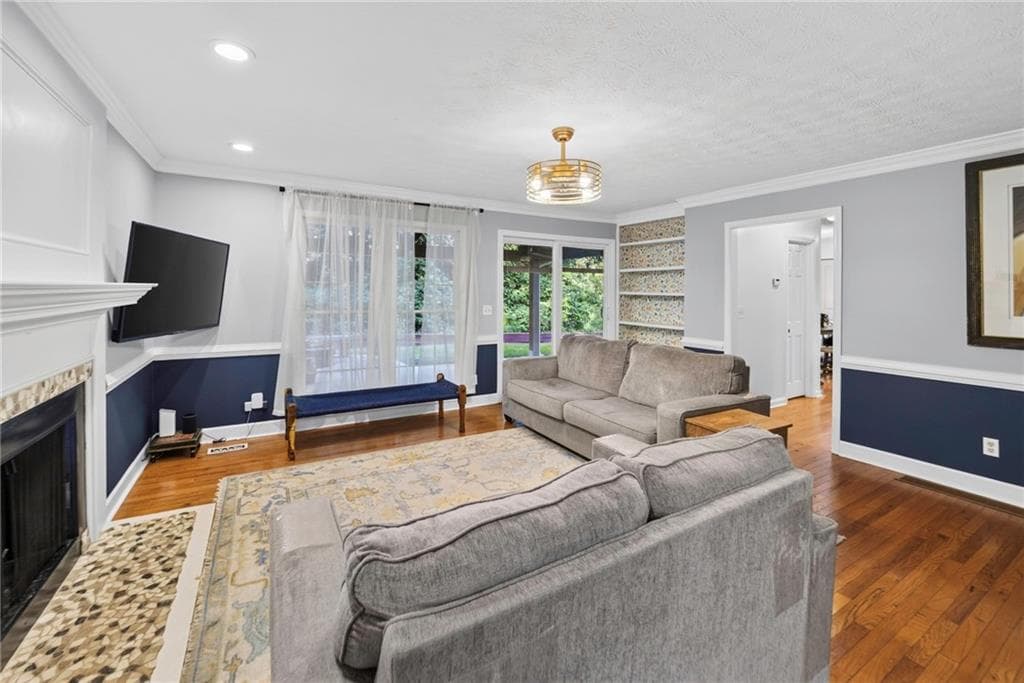 4 bedroom, 3 bathroom, 2,609 sq ft single family residence for sale at 206 Comstock Court, Lawrenceville, GA 30044 — photo 6