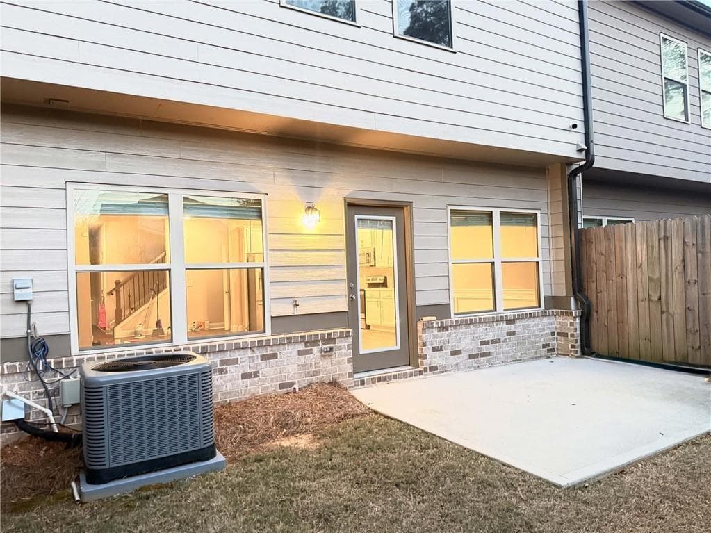 3 bedroom, 3 bathroom, 1,970 sq ft townhouse for rent at 480 Rockfern Court, Lilburn, GA 30047 for $2,300 a month — photo 2