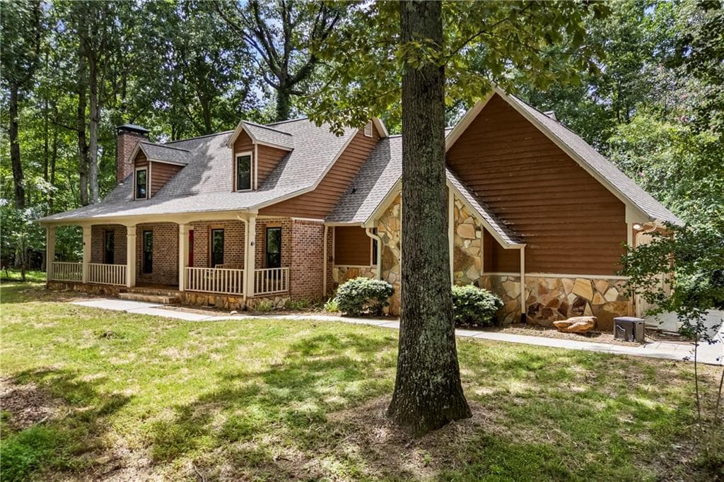 4 bedroom, 3 bathroom, 3,517 sq ft single family residence for sale at 1542 Lumpkin County Parkway, Dahlonega, GA 30533 — photo 2