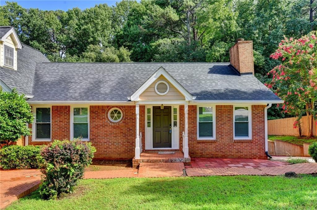 2 bedroom, 2 bathroom, 1,364 sq ft townhouse for sale at 5025 Leeshire Trail 7, Tucker, GA 30084