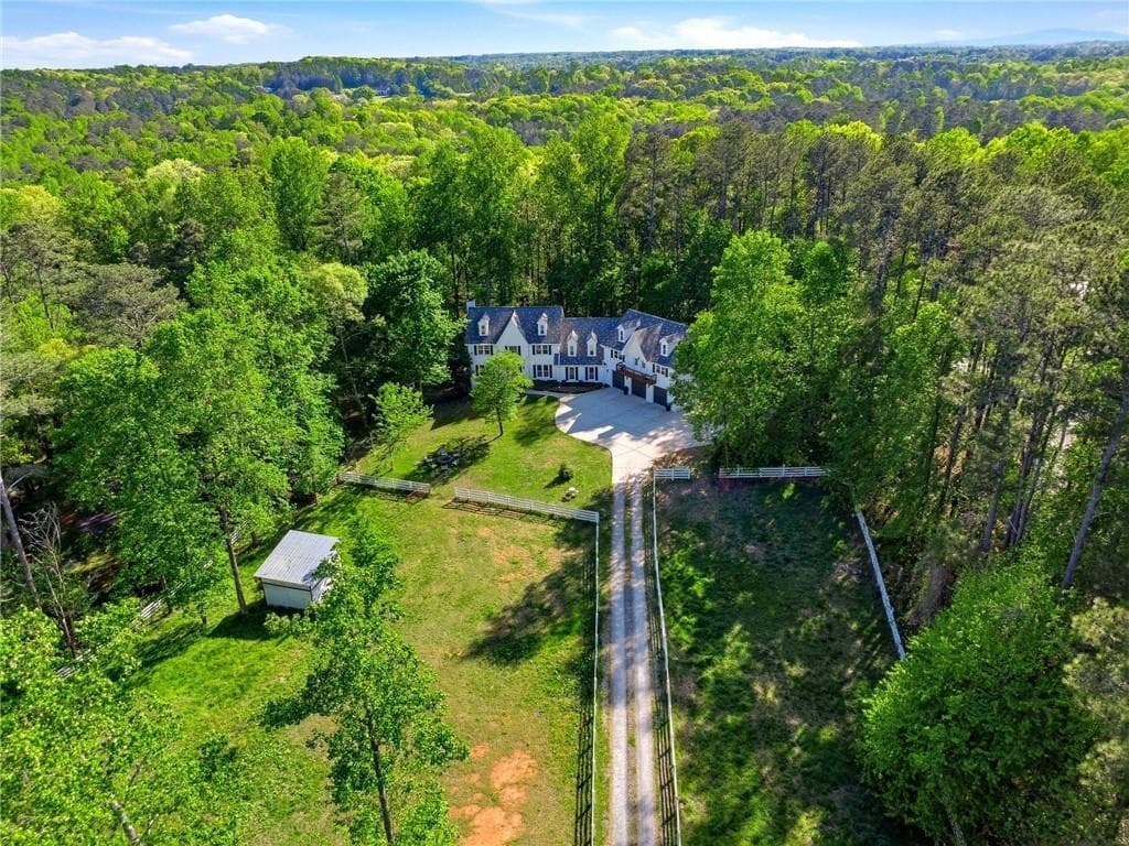 5 bedroom, 4 bathroom, 4,185 sq ft single family residence for rent at 13770 Birmingham Highway, Milton, GA 30004 for $6,000 a month — photo 4