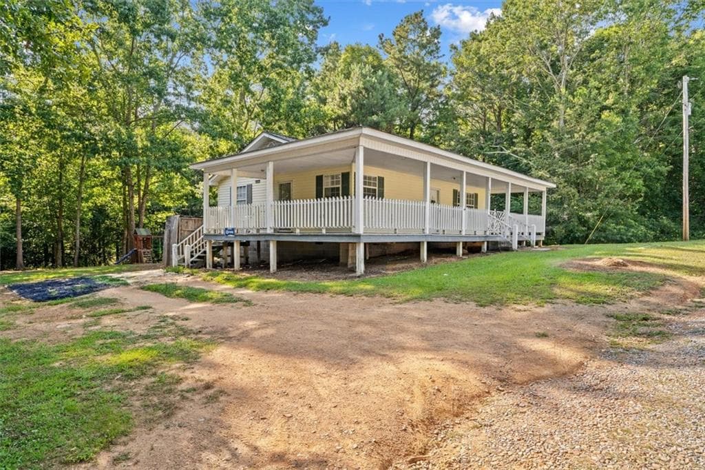 2 bedroom, 1 bathroom, 1,040 sq ft single family residence under contract at 1020 Davenport Road, Dalton, GA 30721