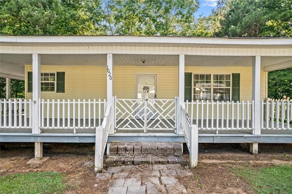 2 bedroom, 1 bathroom, 1,040 sq ft single family residence under contract at 1020 Davenport Road, Dalton, GA 30721 — photo 3