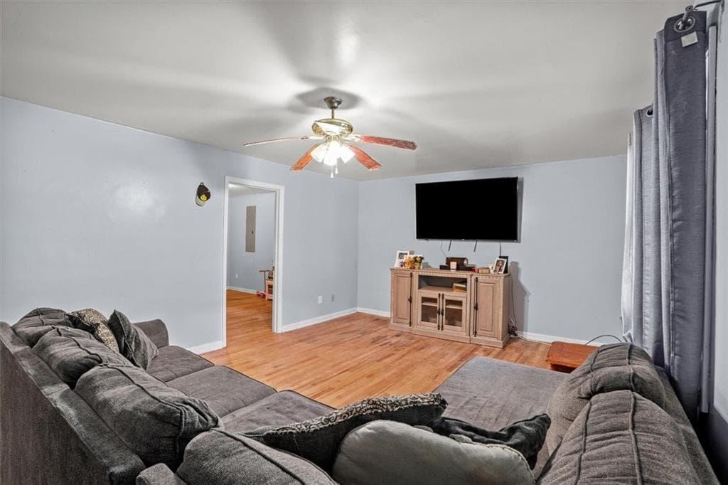 2 bedroom, 1 bathroom, 1,040 sq ft single family residence under contract at 1020 Davenport Road, Dalton, GA 30721 — photo 6
