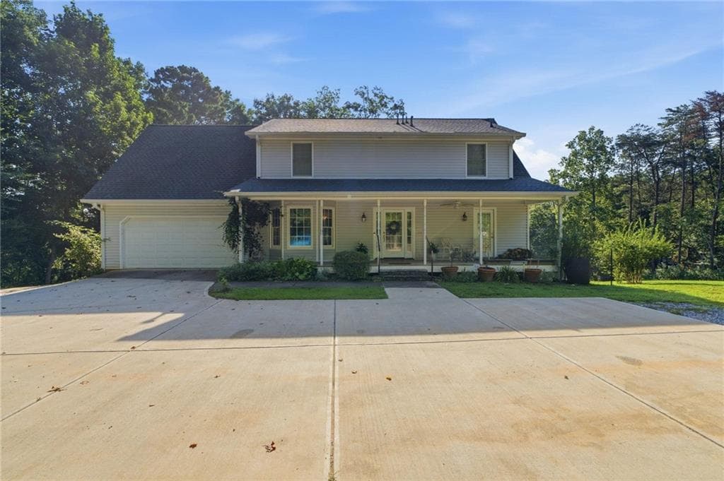 4 bedroom, 4 bathroom, 3,143 sq ft single family residence for sale at 9600 Lakeside Way, Gainesville, GA 30506 — photo 2