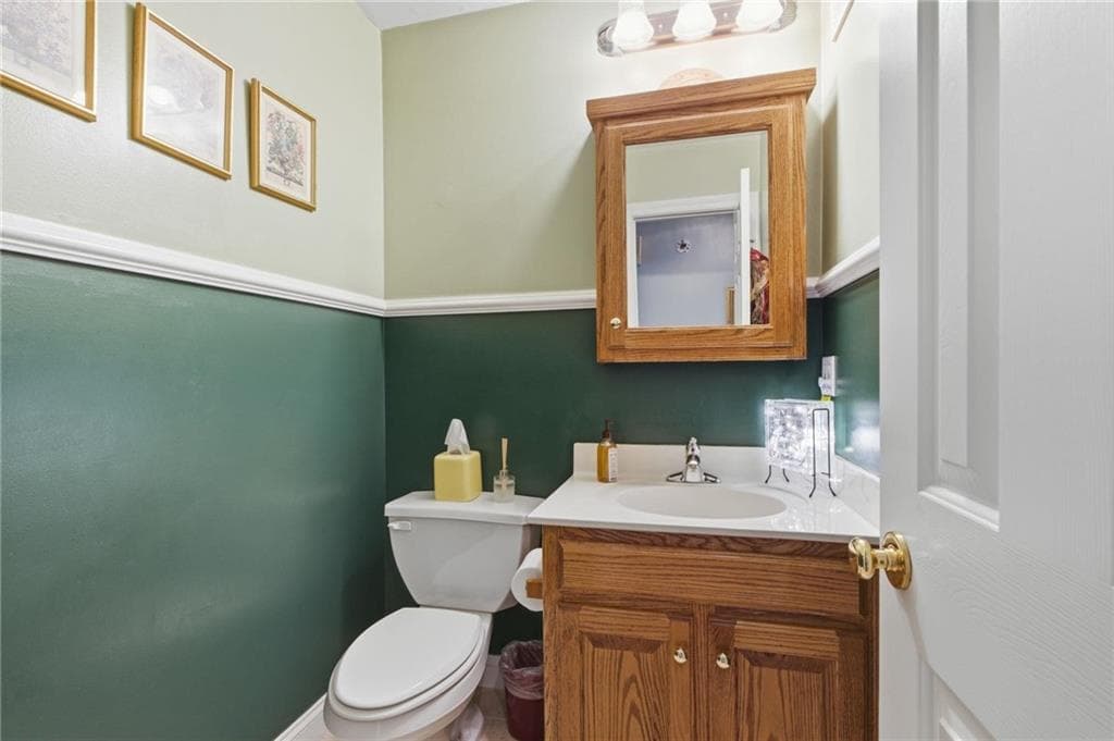 4 bedroom, 4 bathroom, 3,143 sq ft single family residence for sale at 9600 Lakeside Way, Gainesville, GA 30506 — photo 5